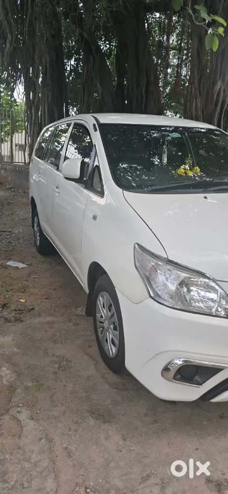 Toyota Innova 2.5 G 2016