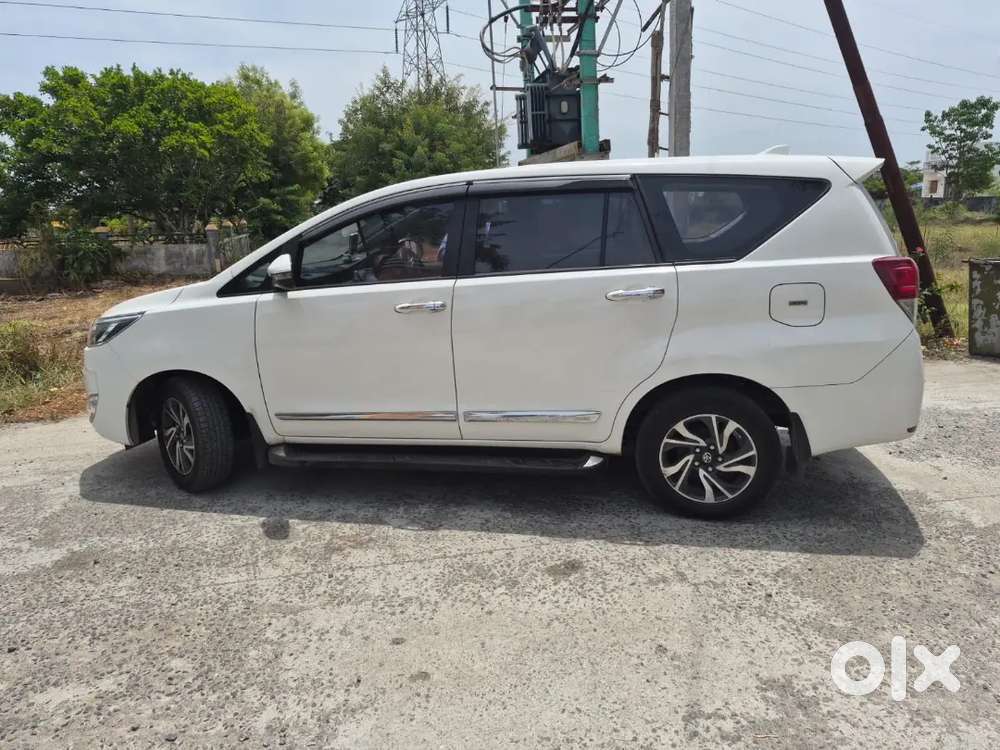 Toyota Innova Crysta 2.4 Gx 2025