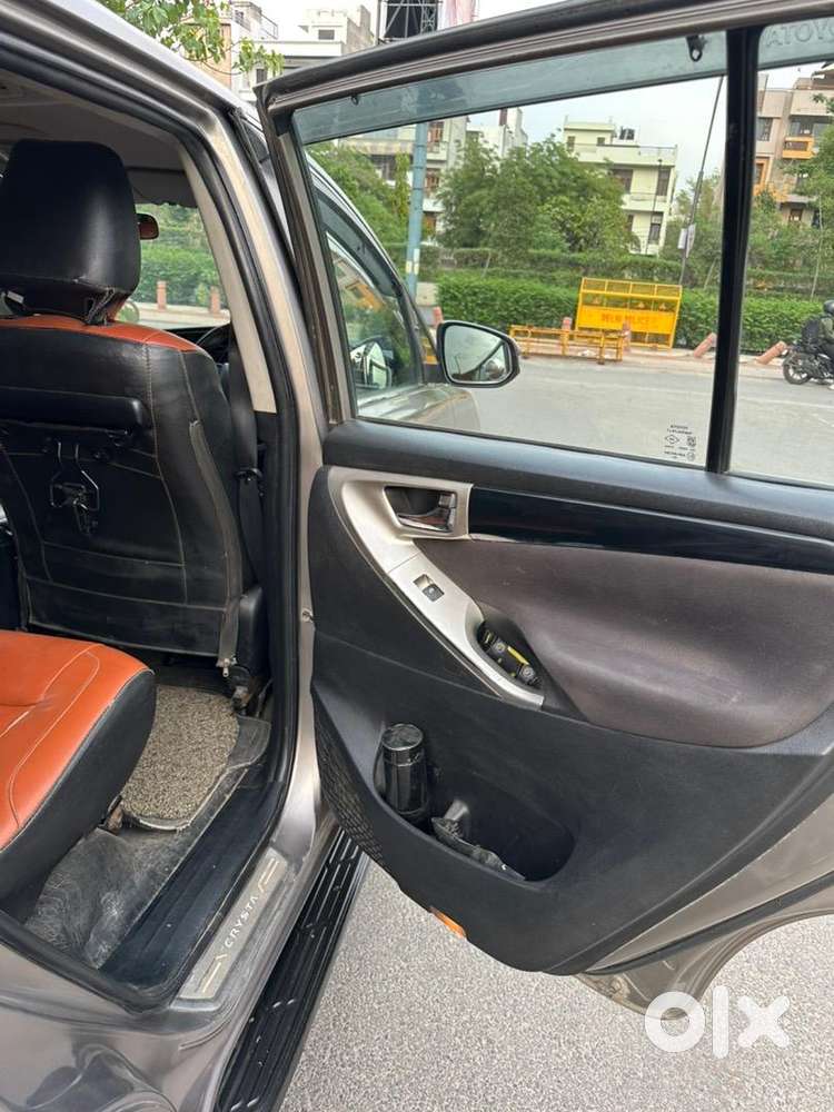 Toyota Innova Crysta 2017 Diesel Well Maintained