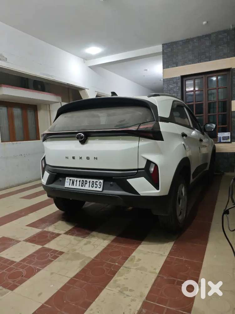 Tata Nexon 2024 Petrol Amt 18000 Km Driven