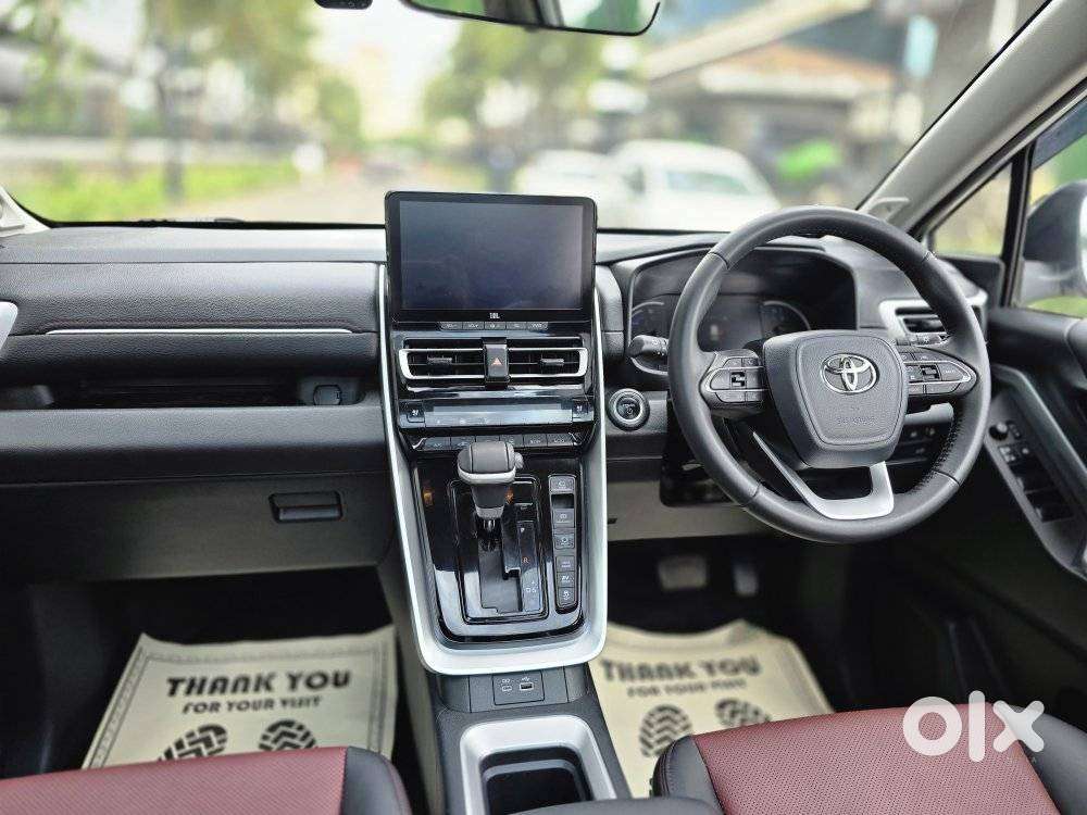 Toyota Innova Hycross 2.0 Zx (o) Hybrid 7 Str, 2025, Petrol