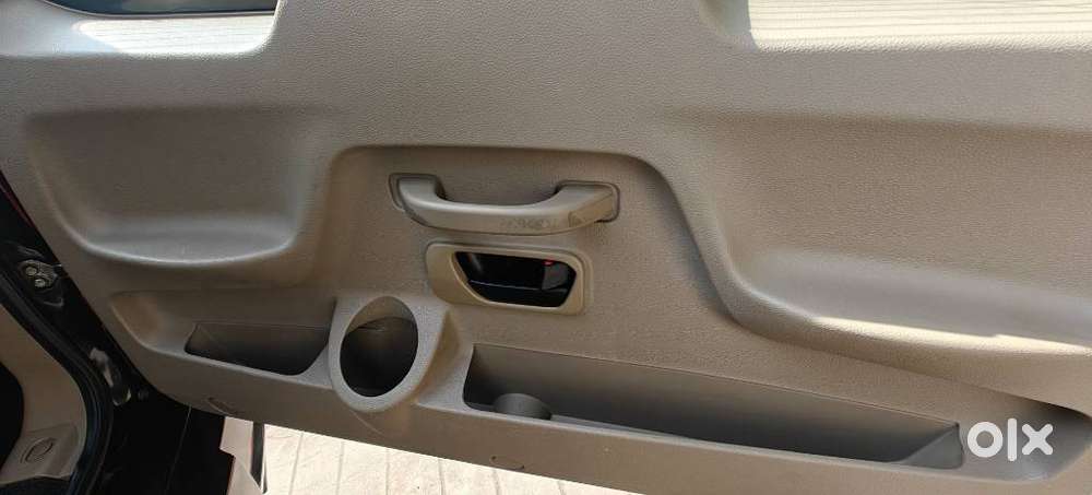 Mahindra Tuv 300 T6 Plus, 2016, Diesel