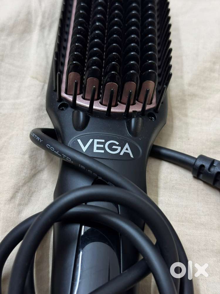 VEGA Hair straightening brush