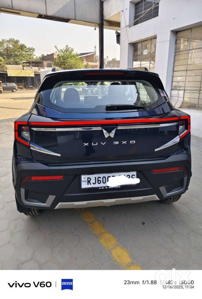 Mahindra Xuv 3xo Ax5 Pm Mt, 2024, Petrol