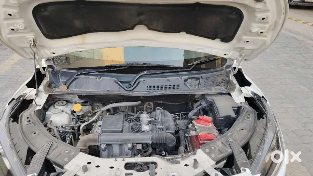 Nissan Magnite 2022 Petrol Well Maintained.