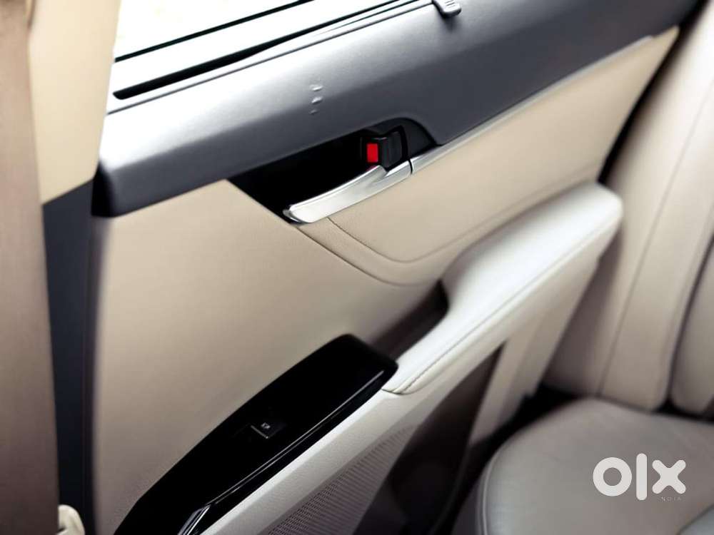 Toyota Camry Hybrid, 2021, Petrol