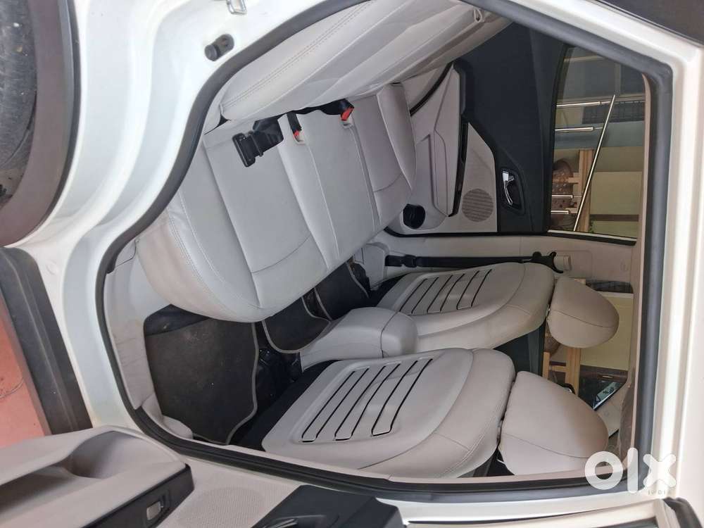 Full Option Automatic Diesel Xuv300