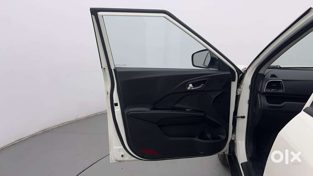 Mahindra Xuv300 W8 Option, 2022, Petrol