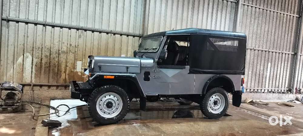 Mahindra Jeep 2000