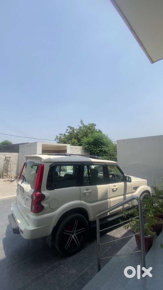 Mahindra Scorpio S5 Has Good Condition, New Tires And Wheels