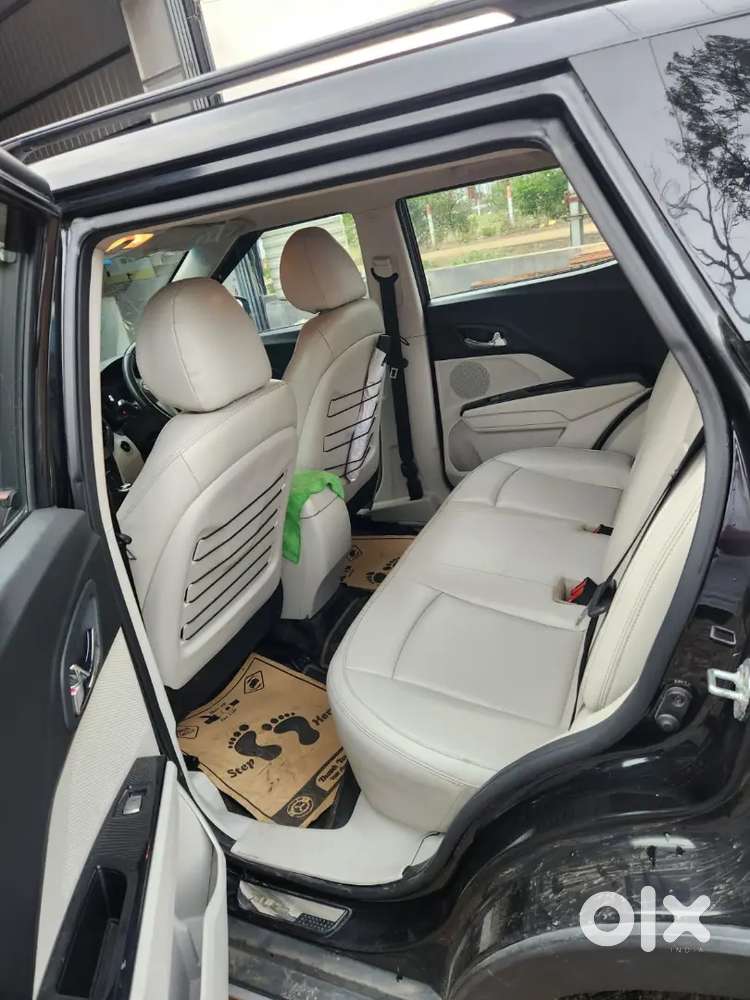 Mahindra Xuv300 2022 Diesel Well Maintained