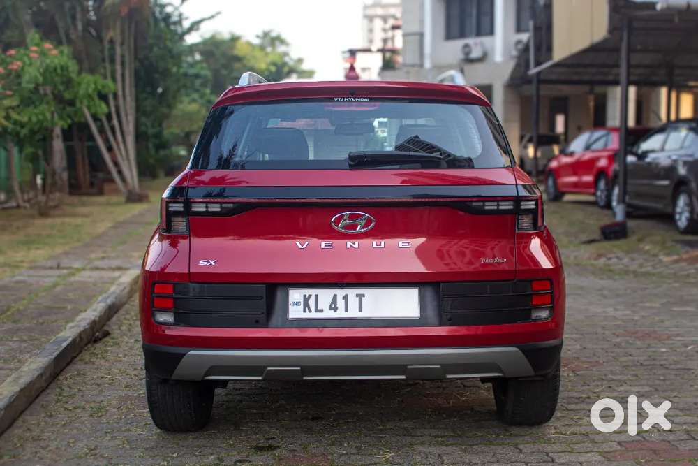 Hyundai Venue Sx(o) Turbo Dct 2023  Top Variant  Excellent Condition