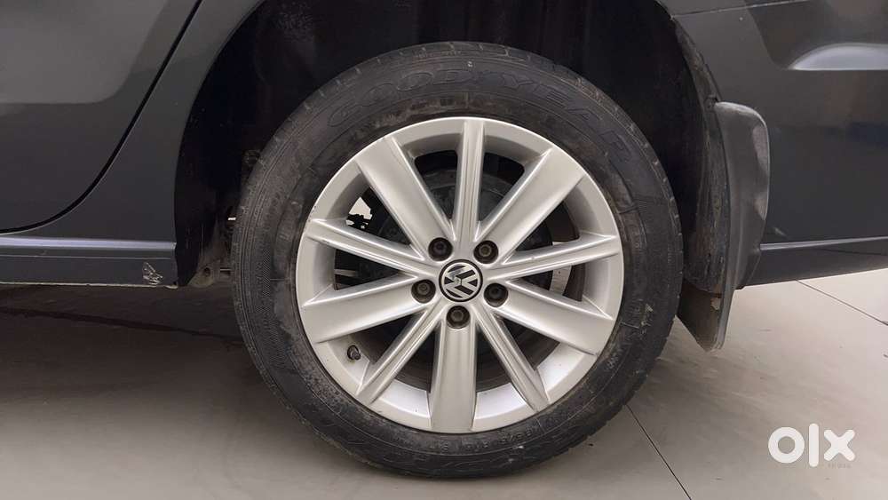 Volkswagen Vento Petrol Highline, 2016, Petrol