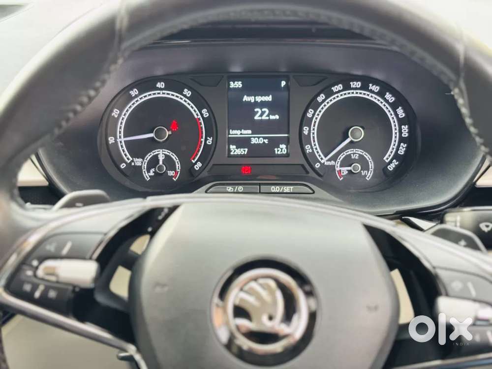 Skoda Slavia Ambition 1.0l Tsi At, 2022, Petrol