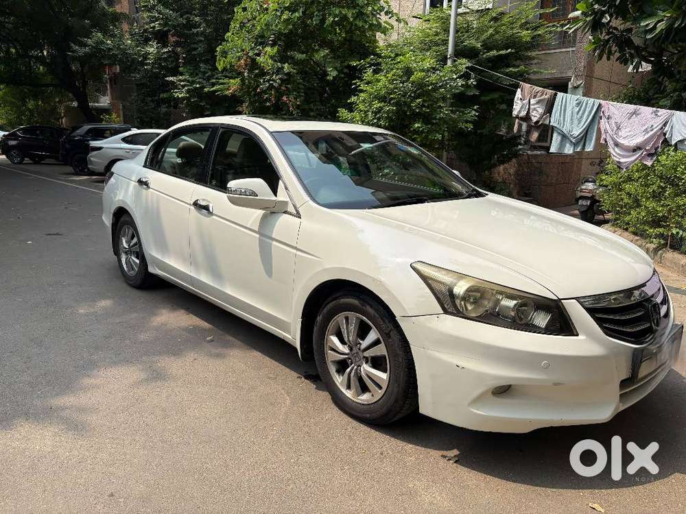 Honda Accord 2.4 At 2011 Model