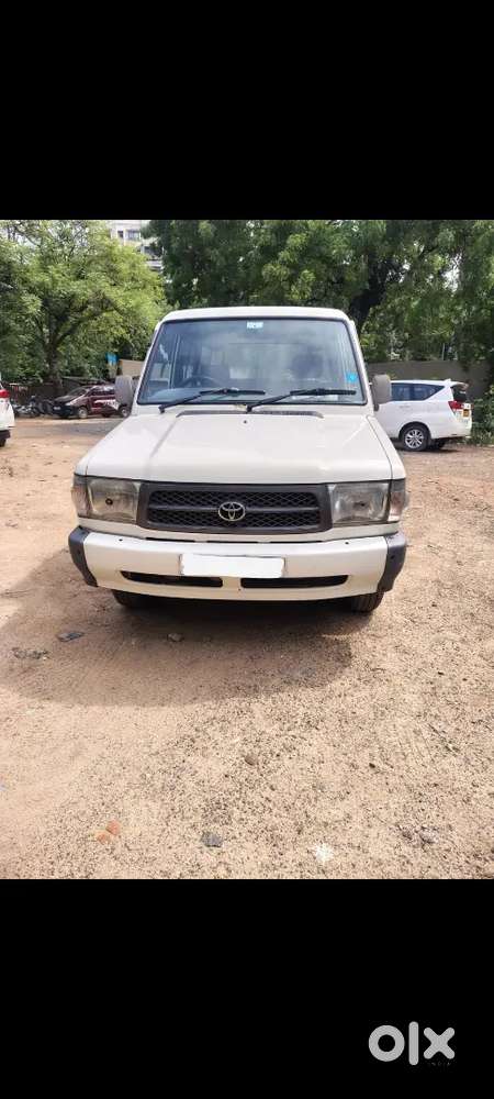 Toyota Qualis 2001 Diesel 1st Owner Well Maintained Showroom Condition