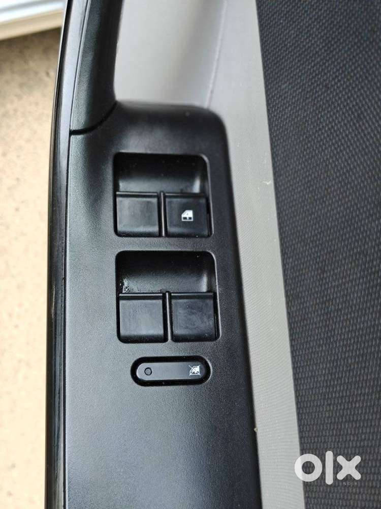 Tata Tiago 1.2 Revotron Xt (o), 2017, Petrol