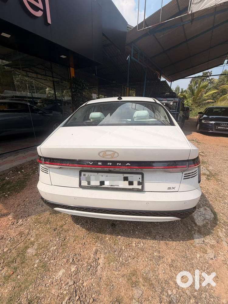Hyundai Verna Sx 1.5 Petrol Ivt, 2024, Petrol