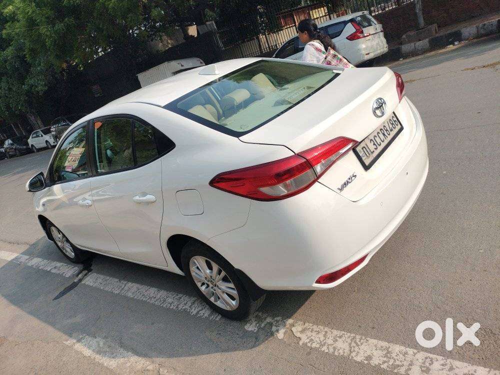 Toyota Yaris J Cvt, 2019, Petrol