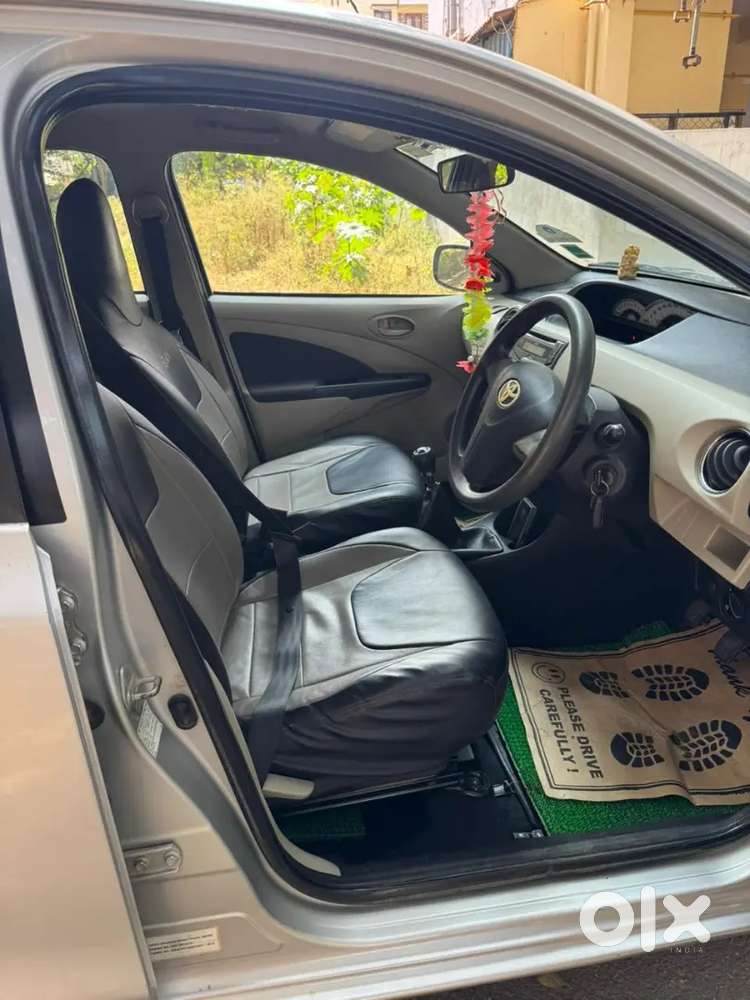 Toyota Etios Liva 2013 Petrol Well Maintained