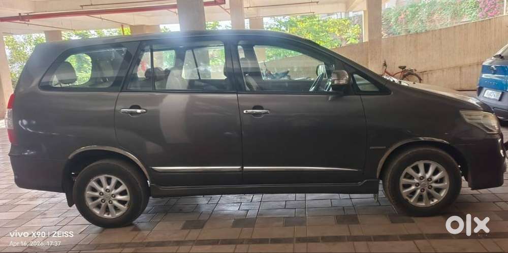 Innova 2014 2.5 V 8 Seater For Sale