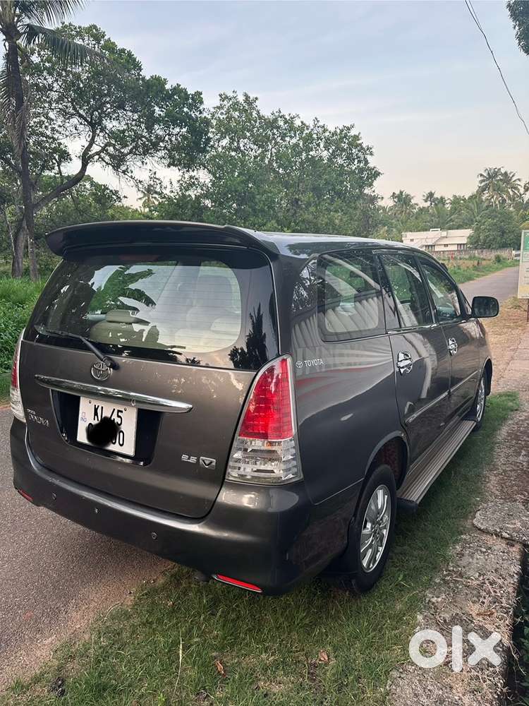 Toyota innova - Cars - 1807002059