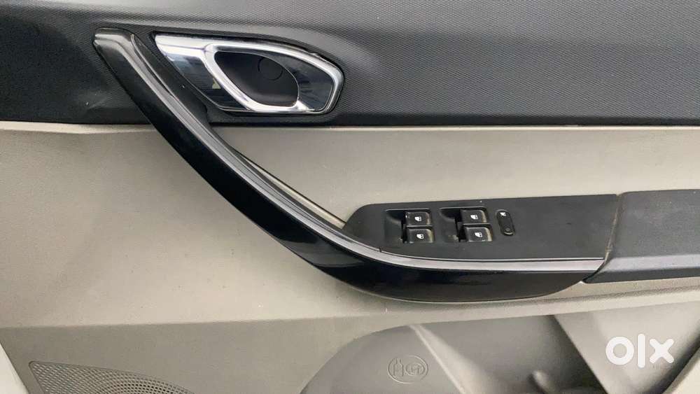 Tata Tiago 1.2 Revotron Xza, 2017, Petrol