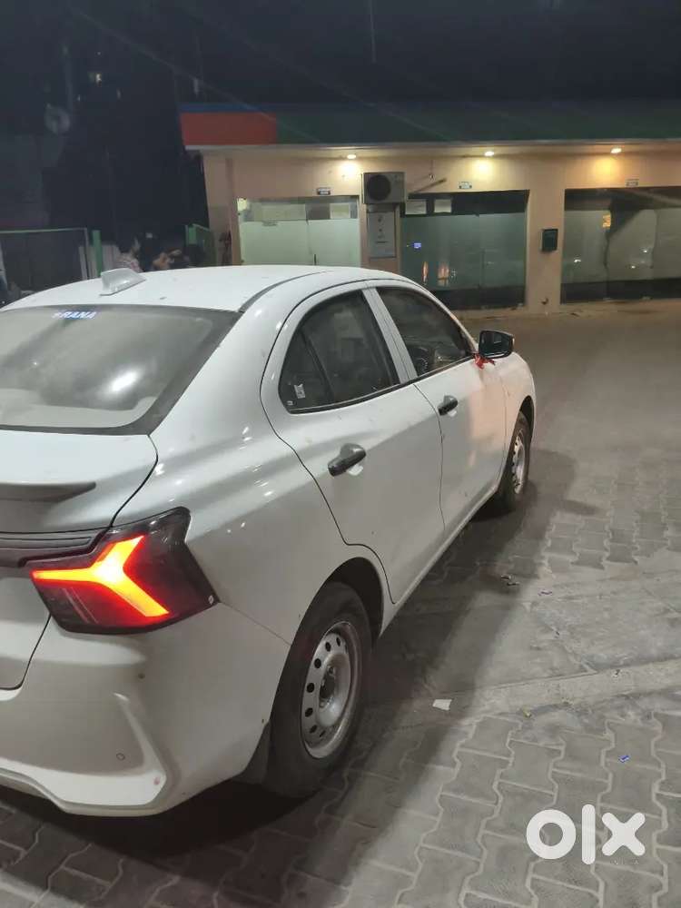 Maruti Suzuki Dzire 2025 Cng & Hybrids 50000 Km Driven