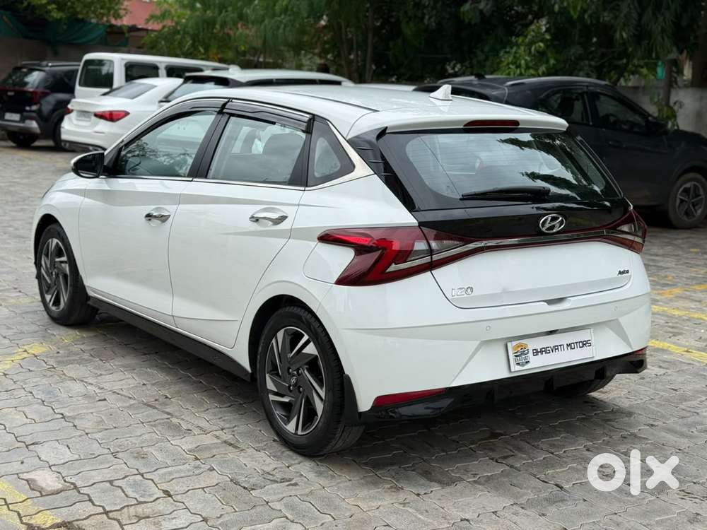 Hyundai New I20 1.2 Asta (o) Ivt, 2023, Petrol