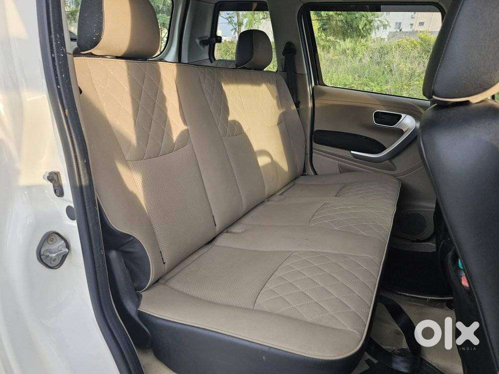 Mahindra Tuv 300 T10, 2018, Diesel