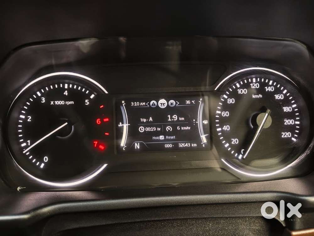 Mahindra Scorpio-n 2.0 Z2 Petrol Mt 7 Str, 2024, Petrol