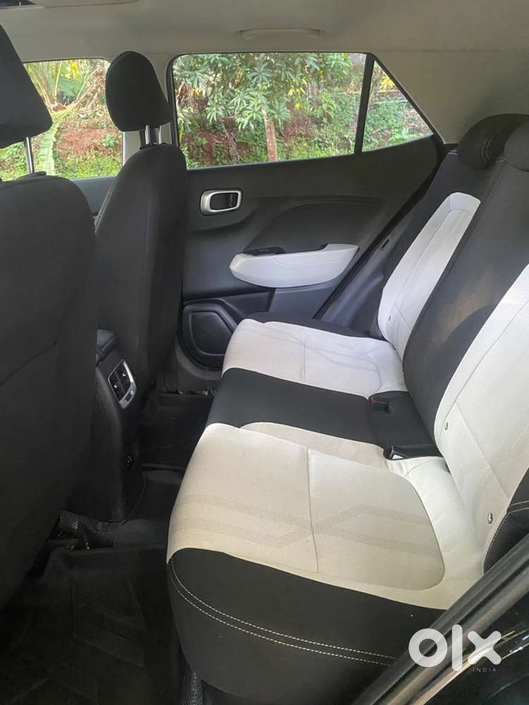 Hyundai Venue Petrol 2025