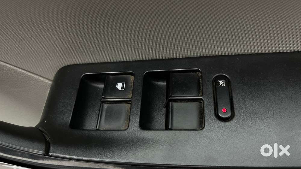 Tata Tiago 1.2 Revotron Xza, 2018, Petrol