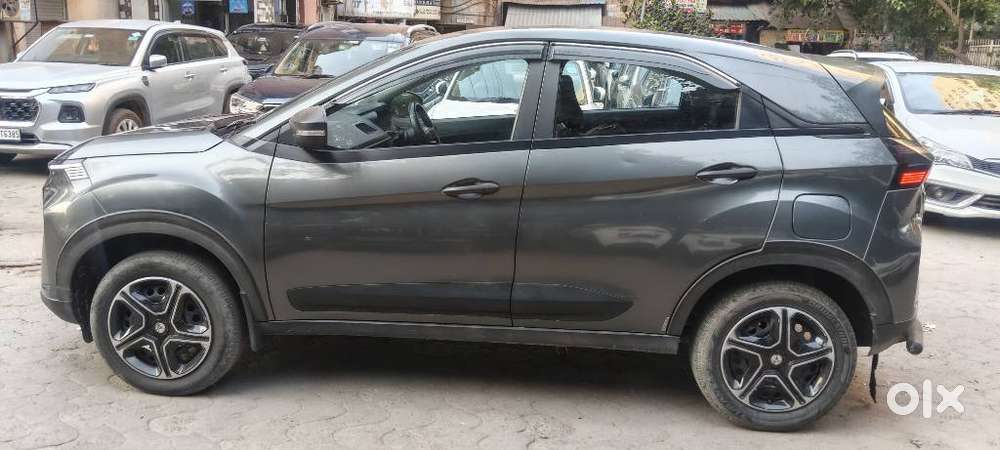 Tata Nexon Smart 1.2 Revotron Petrol 5 Mt, 2024, Cng & Hybrids