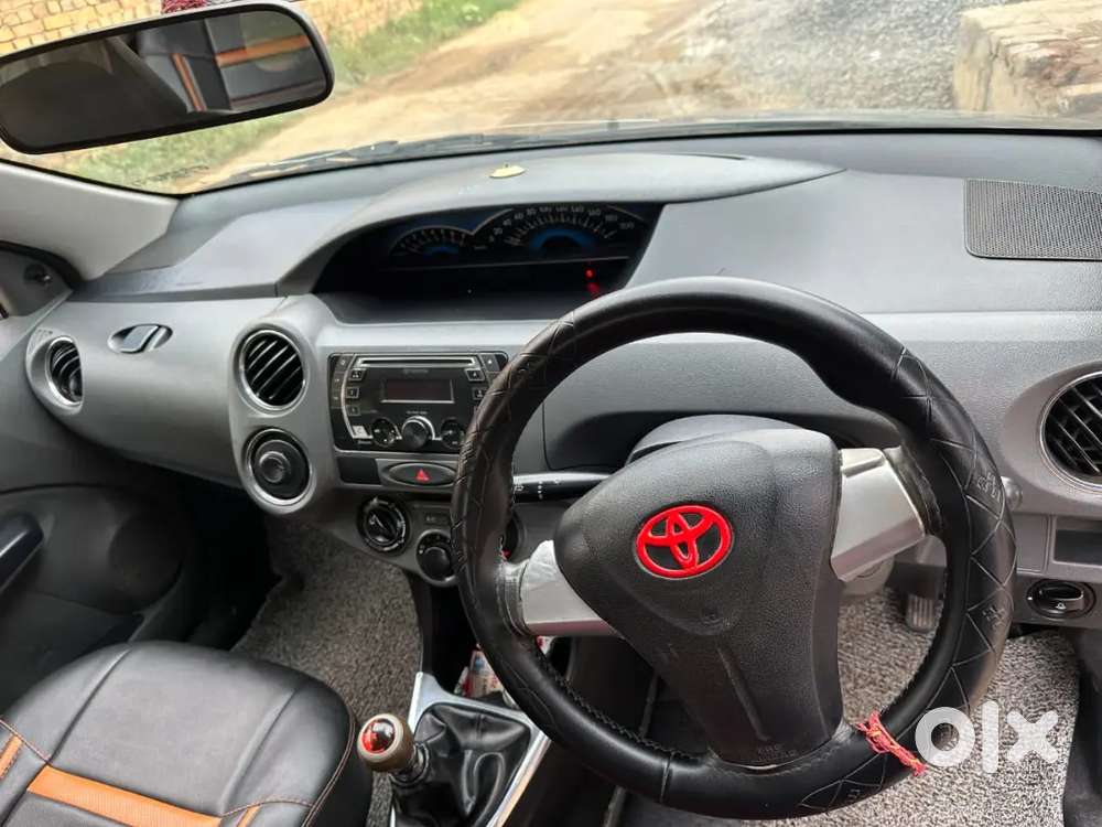 Toyota Etios Liva 2016