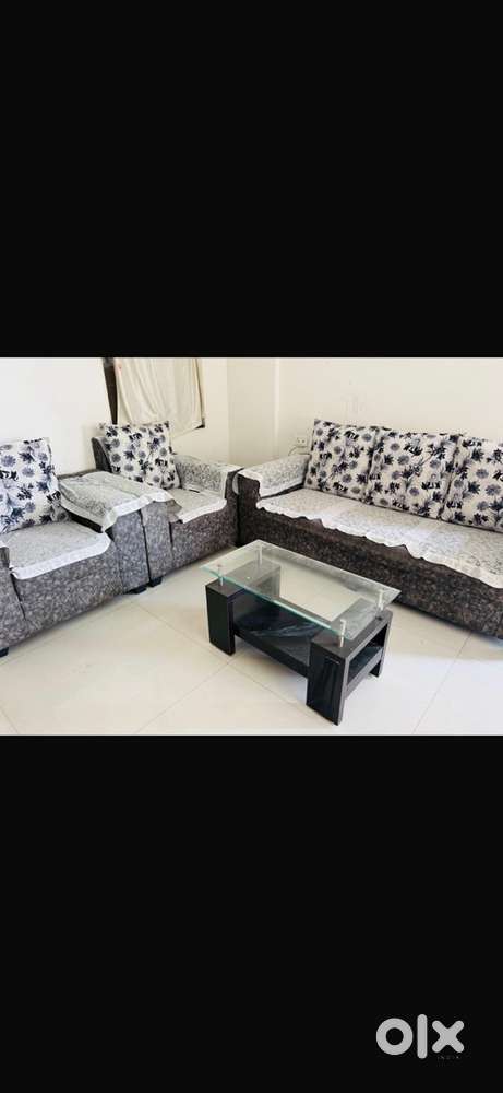 5 seater sofa with table