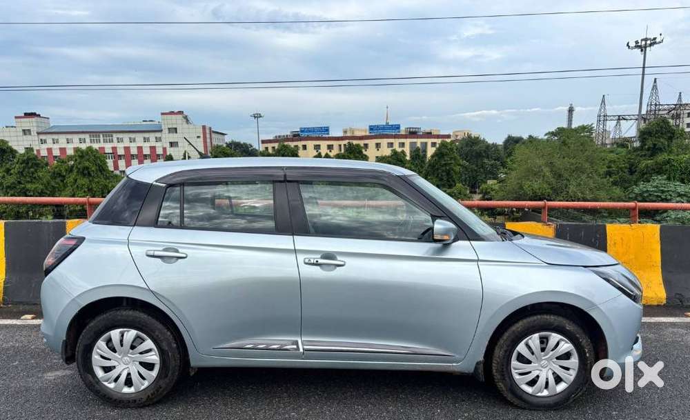 Maruti Suzuki Swift Vxi + Manual, 2024, Petrol