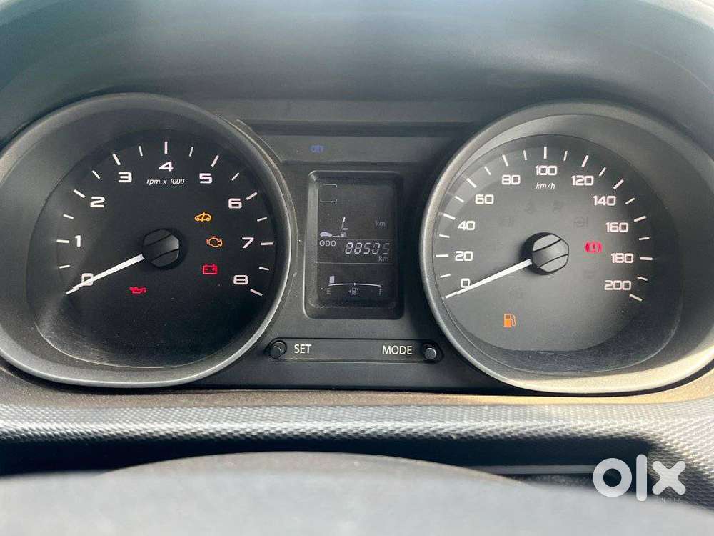 Tata Tiago, 2017, Petrol