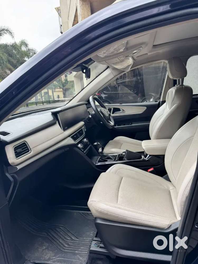 Mahindra Xuv 700 Ax7l Diesel Auto
