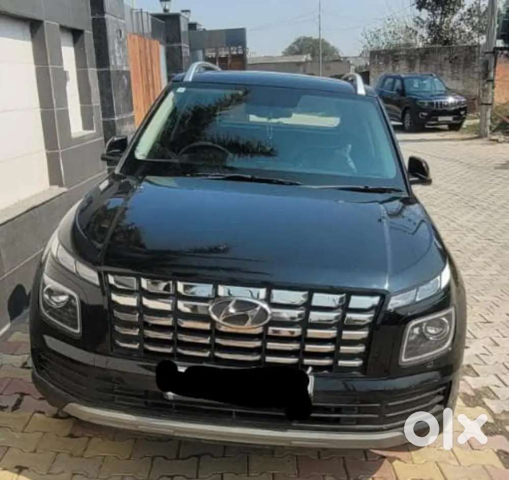 Venue Sx Good Condition Petrol+cng