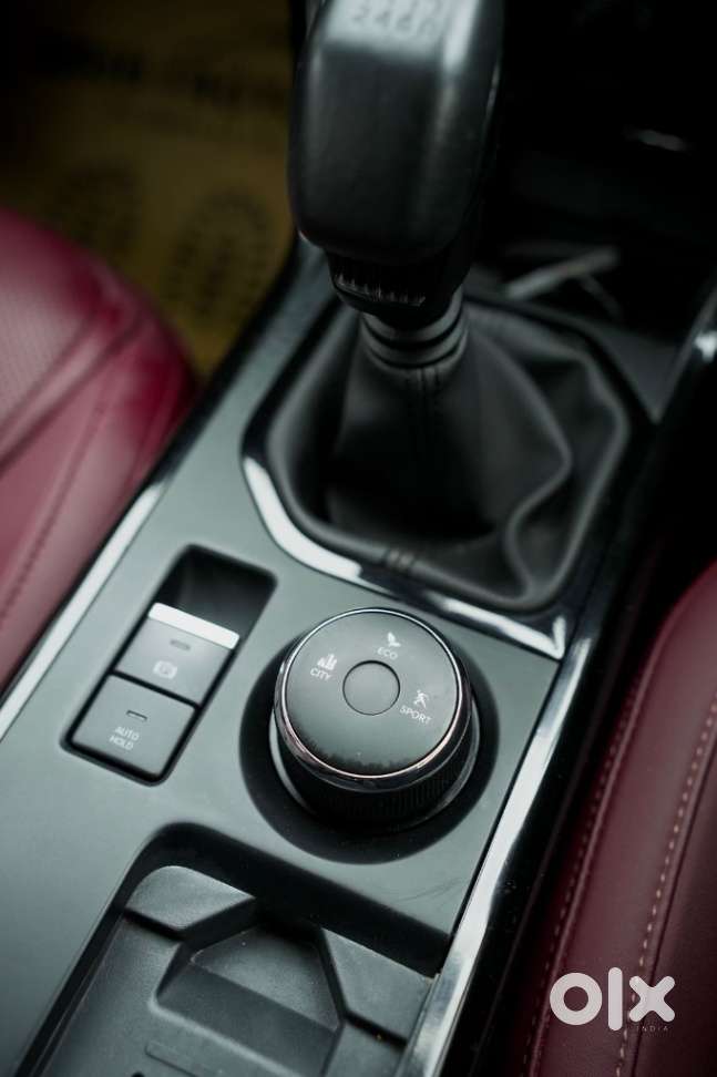 Tata Curvv Accomplished Plus A 1.2 Hyperion Gdi Petrol 6mt, 2025, Pe..