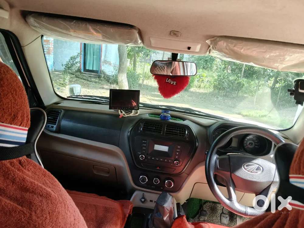 Mahindra Tuv 300 2017