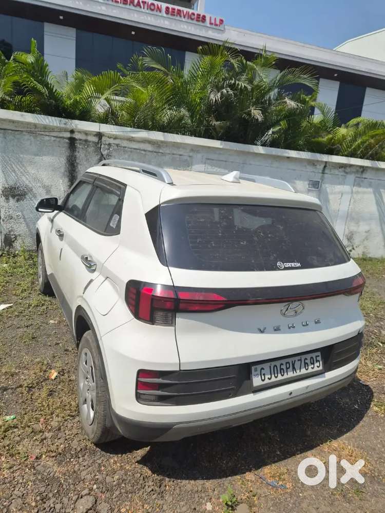 Hyundai Venue 2023 Petrol 46026 Km Driven