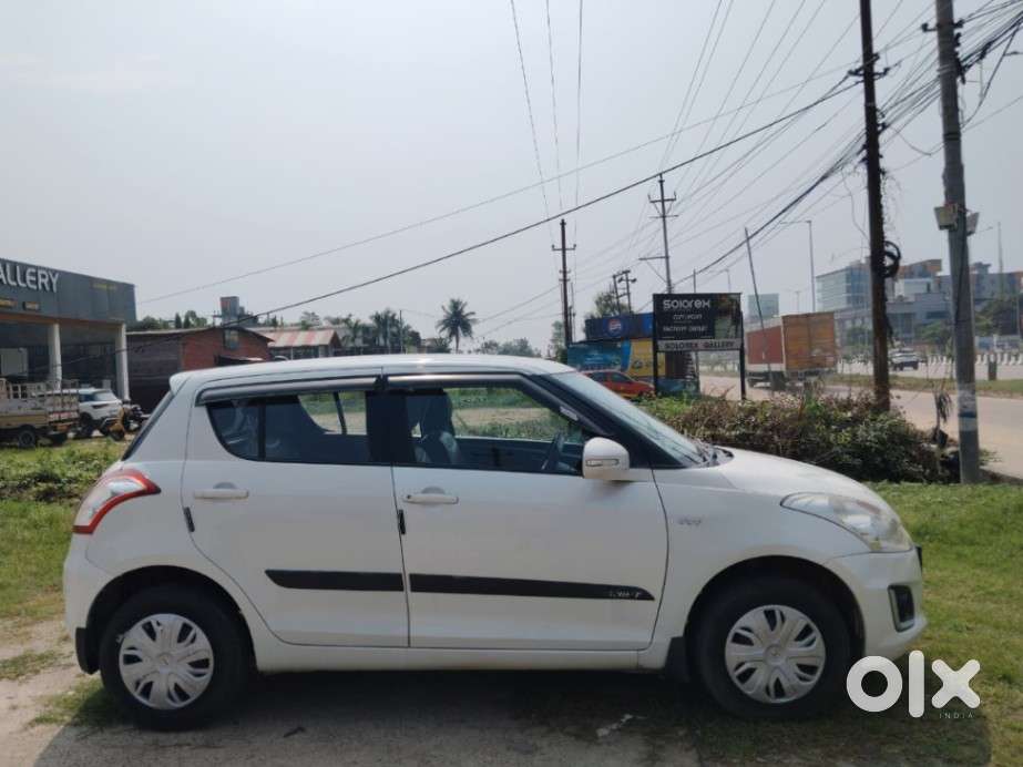 Maruti Suzuki Swift Vxi Abs Bsiv, 2017, Petrol