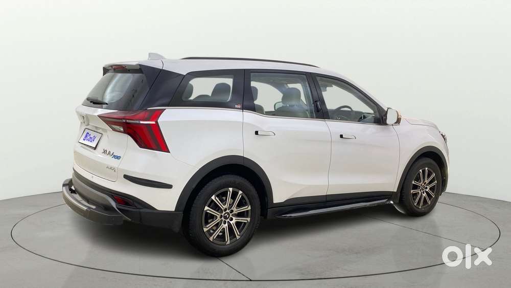 Mahindra Xuv700 2.0 Ax 7 Petrol Mt Str, 2024, Petrol