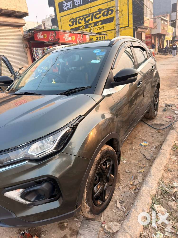 Tata Nexon Petrol 2020 Green 75000