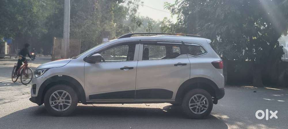 Renault Triber Rxl, 2022, Petrol