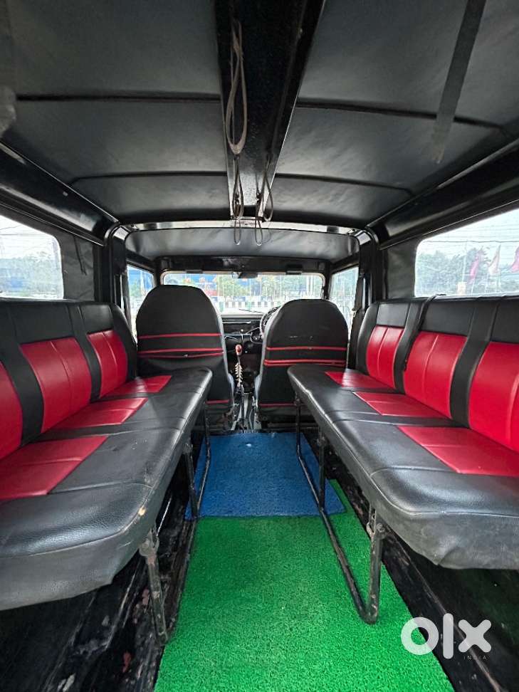 Mahindra Jeep, 2000, Petrol