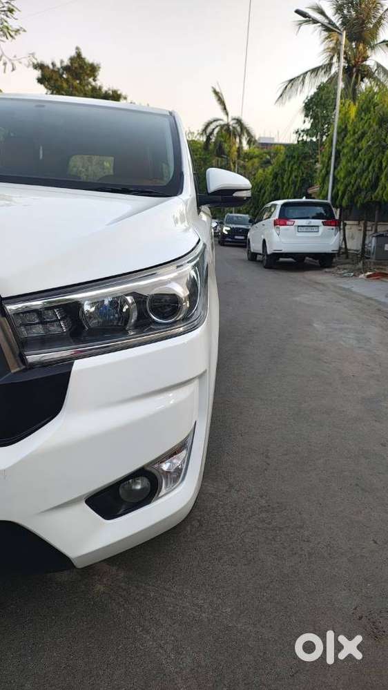 Toyota Innova Crysta 2.4 V, 2016, Diesel