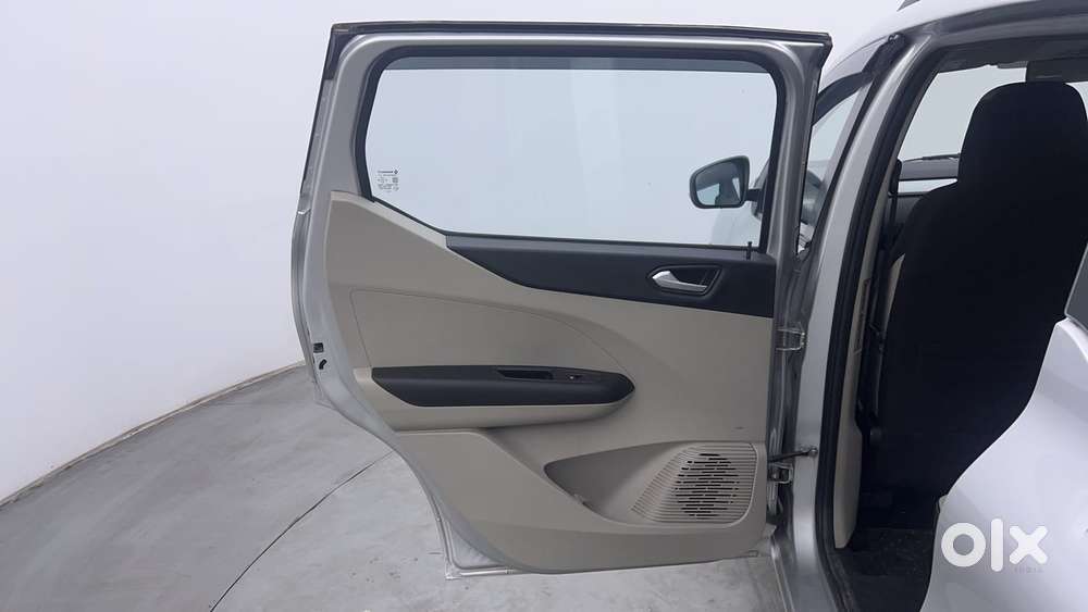 Renault Triber Rxz Easy-r Amt, 2022, Petrol